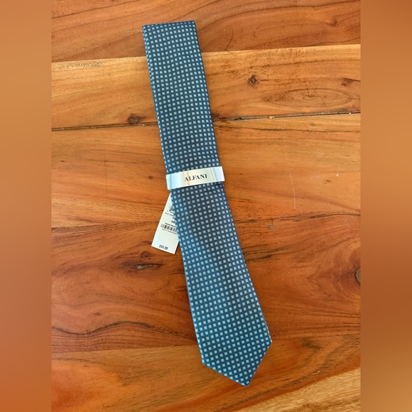 Alfani Tie - Picture 1 of 2